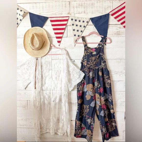 Floral Navy jumpsuit - Picture 3 of 4